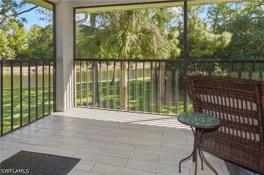 1203 Commonwealth Circle Naples FL 34116