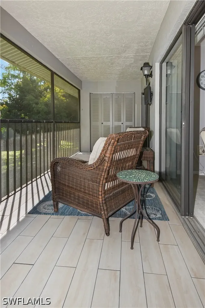 1203 Commonwealth Circle Naples FL 34116