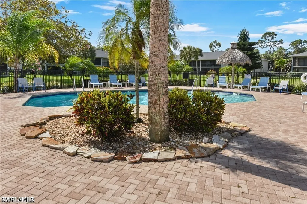 1203 Commonwealth Circle Naples FL 34116