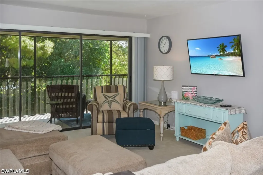 1203 Commonwealth Circle Naples FL 34116