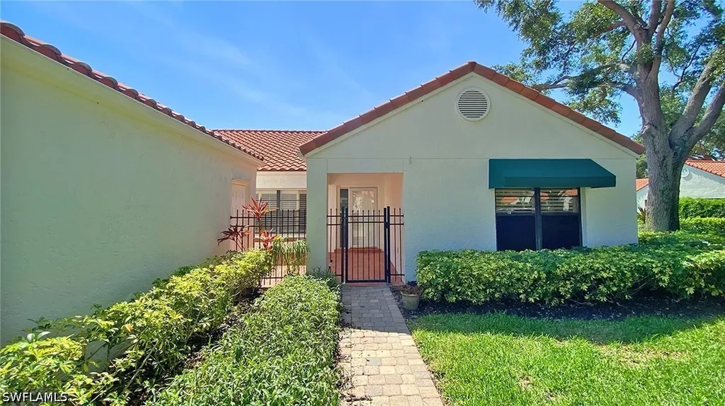 718 Reef Point Circle Naples FL 34108