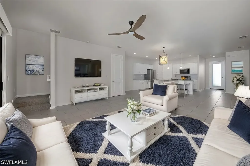 13010 Pembroke Drive Naples FL 34105