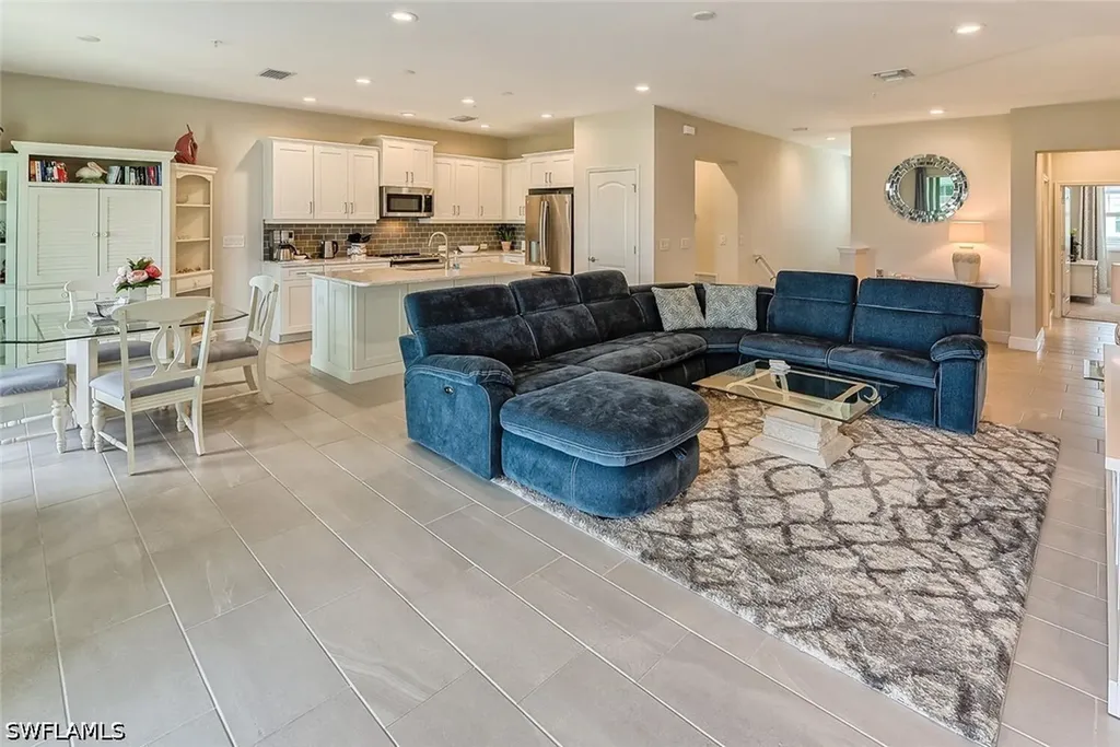 6954 Avalon Circle Naples FL 34112