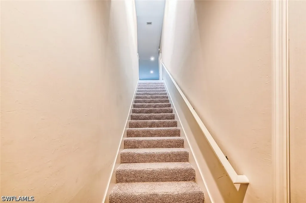 6954 Avalon Circle Naples FL 34112