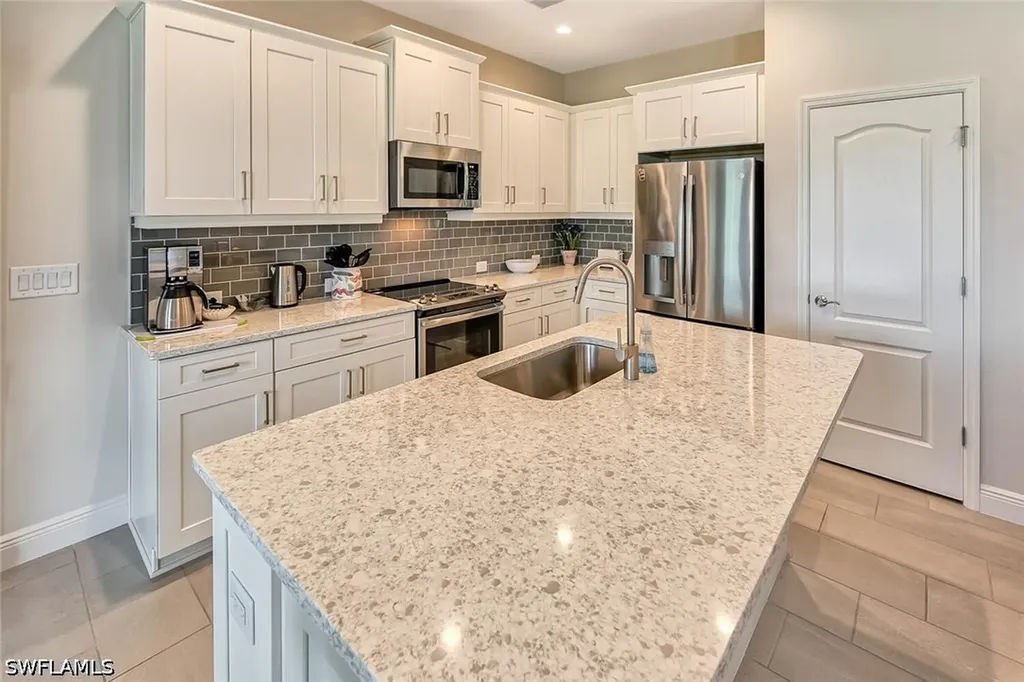 6954 Avalon Circle Naples FL 34112