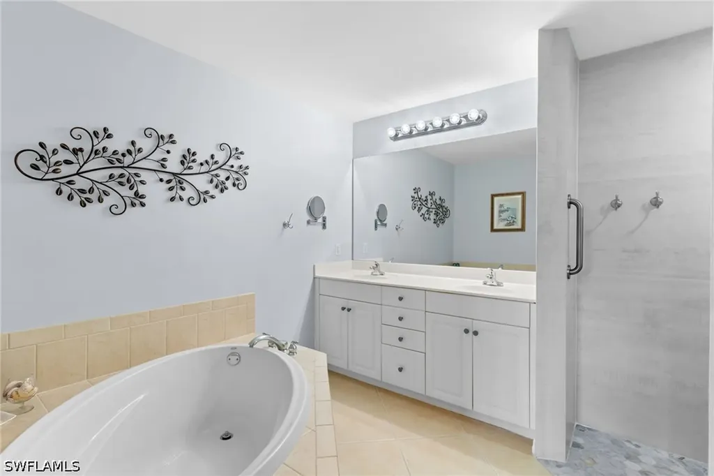 3980 Bishopwood Court E Naples FL 34114