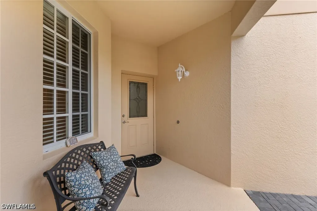 3980 Bishopwood Court E Naples FL 34114