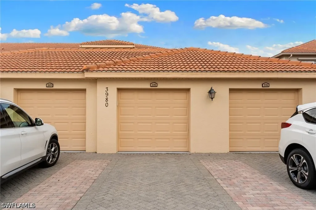 3980 Bishopwood Court E Naples FL 34114