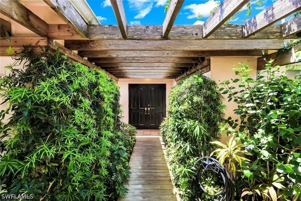 330 Bald Eagle Drive Naples FL 34105