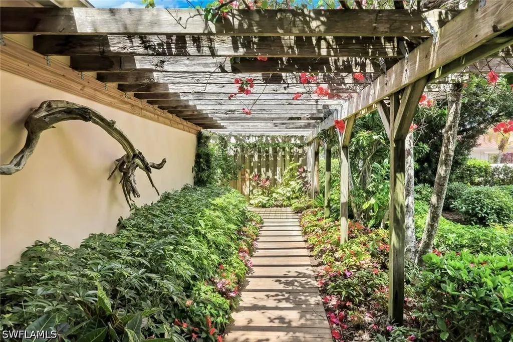 330 Bald Eagle Drive Naples FL 34105