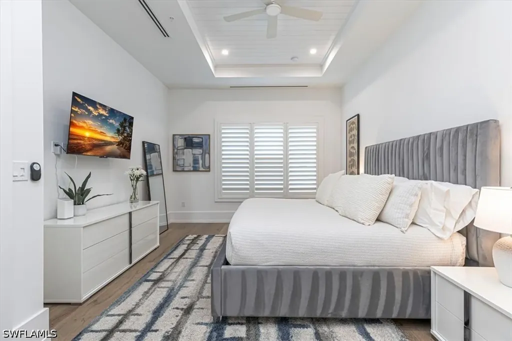 201 8th Street S Naples FL 34102