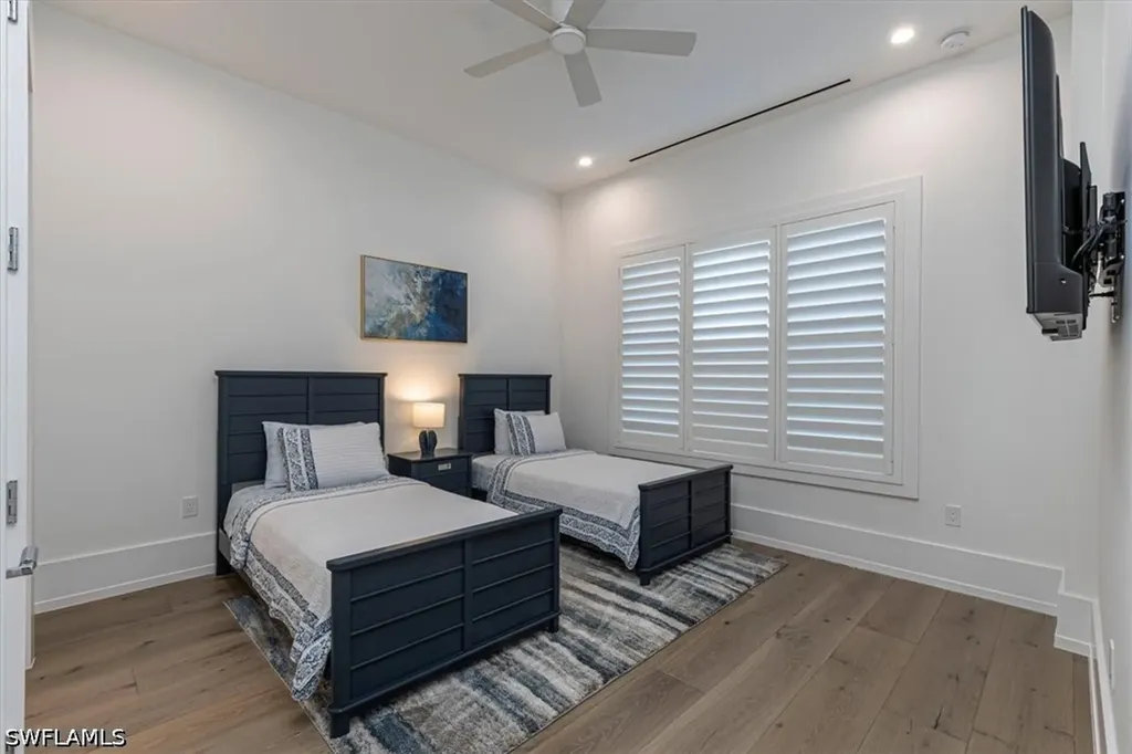 201 8th Street S Naples FL 34102
