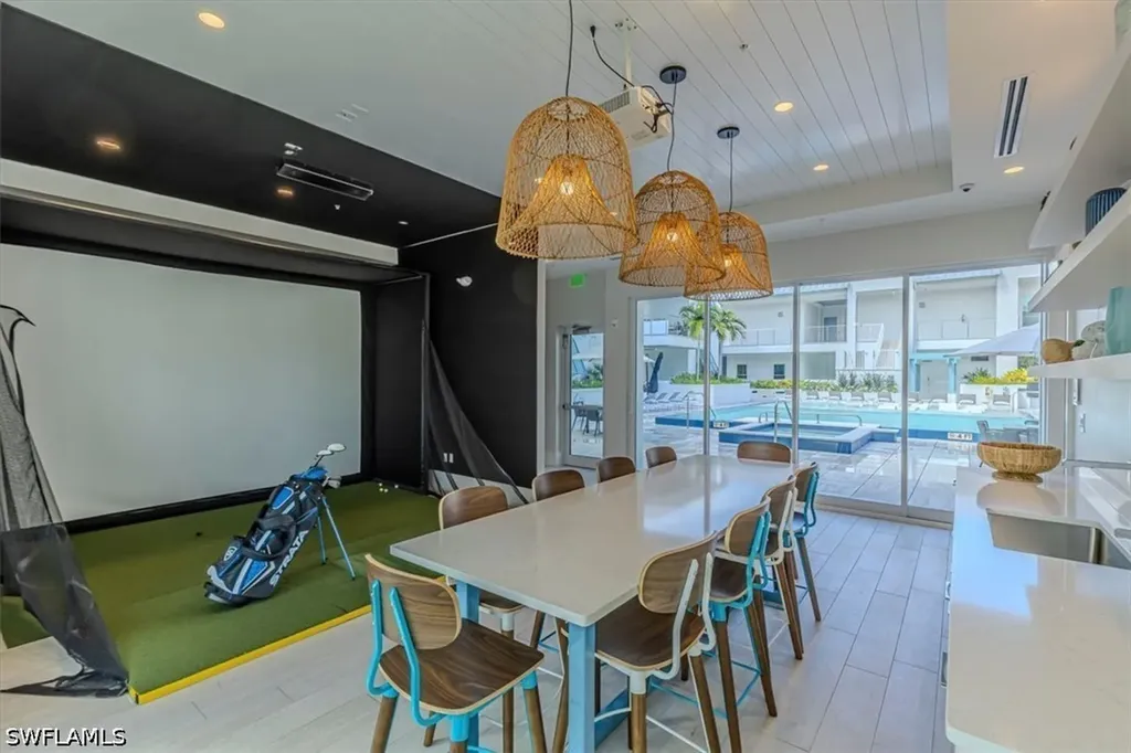 201 8th Street S Naples FL 34102