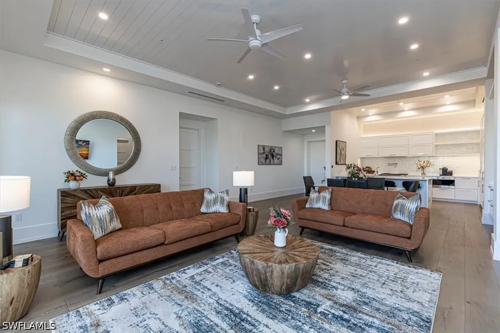 201 8th Street S Naples FL 34102