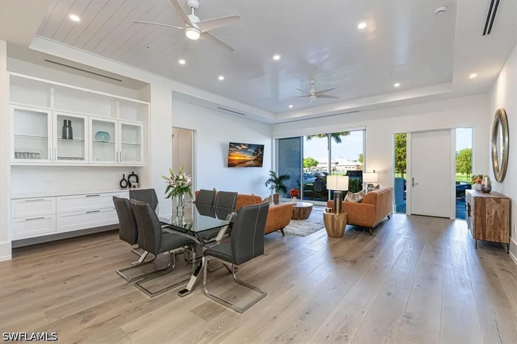 201 8th Street S Naples FL 34102