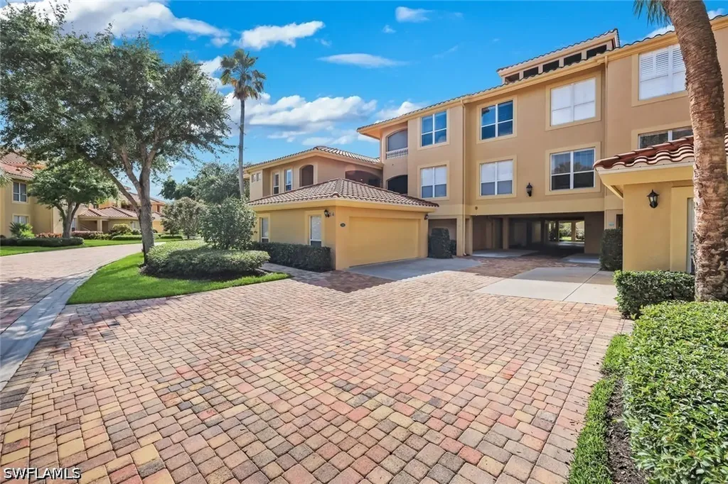 1840 Les Chateaux Boulevard Naples FL 34109