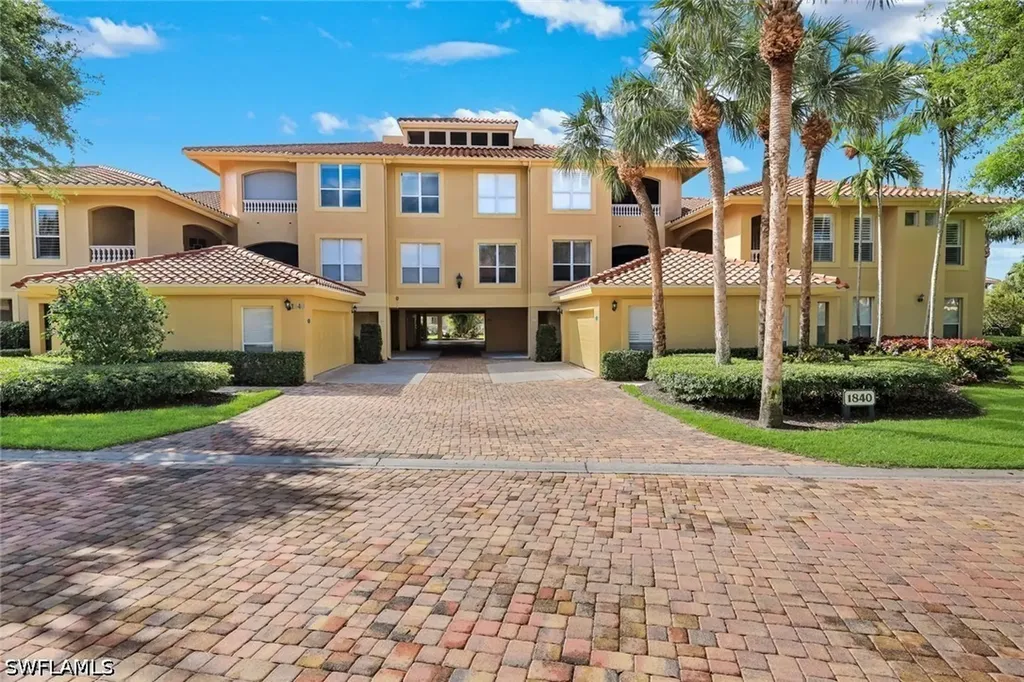 1840 Les Chateaux Boulevard Naples FL 34109