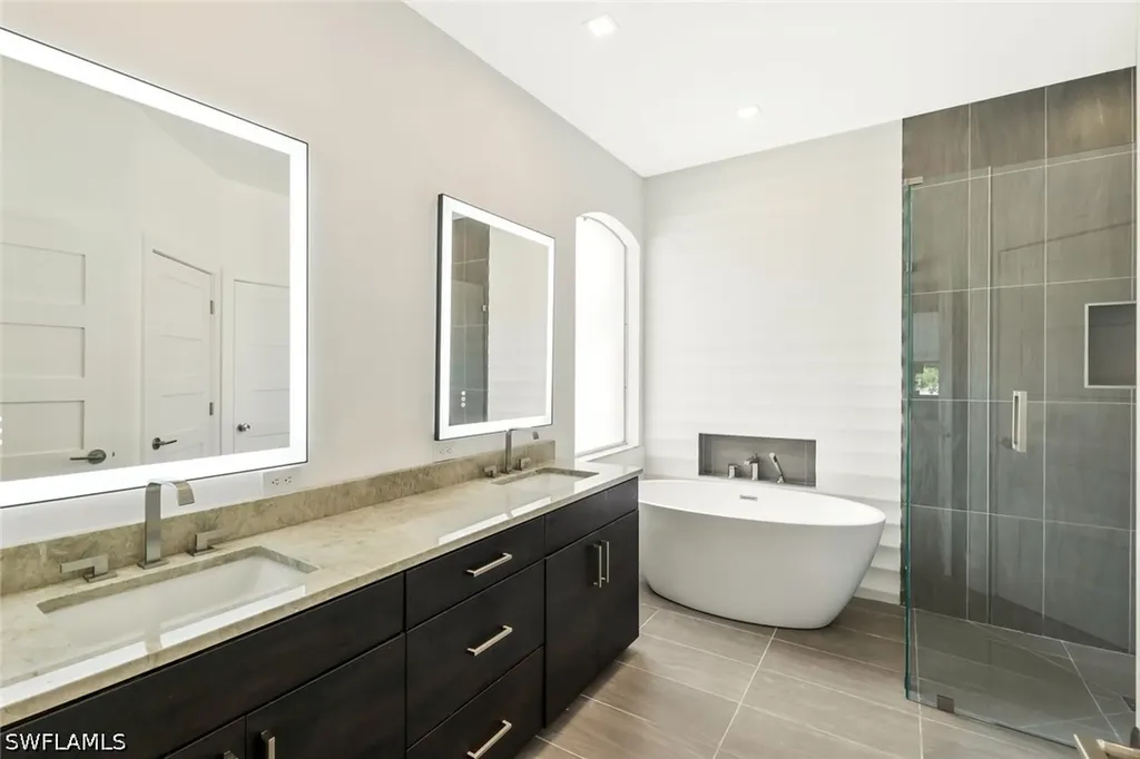 5717 Lago Villaggio Way Naples FL 34104