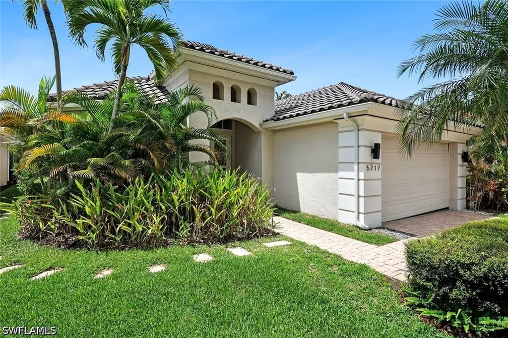 5717 Lago Villaggio Way Naples FL 34104
