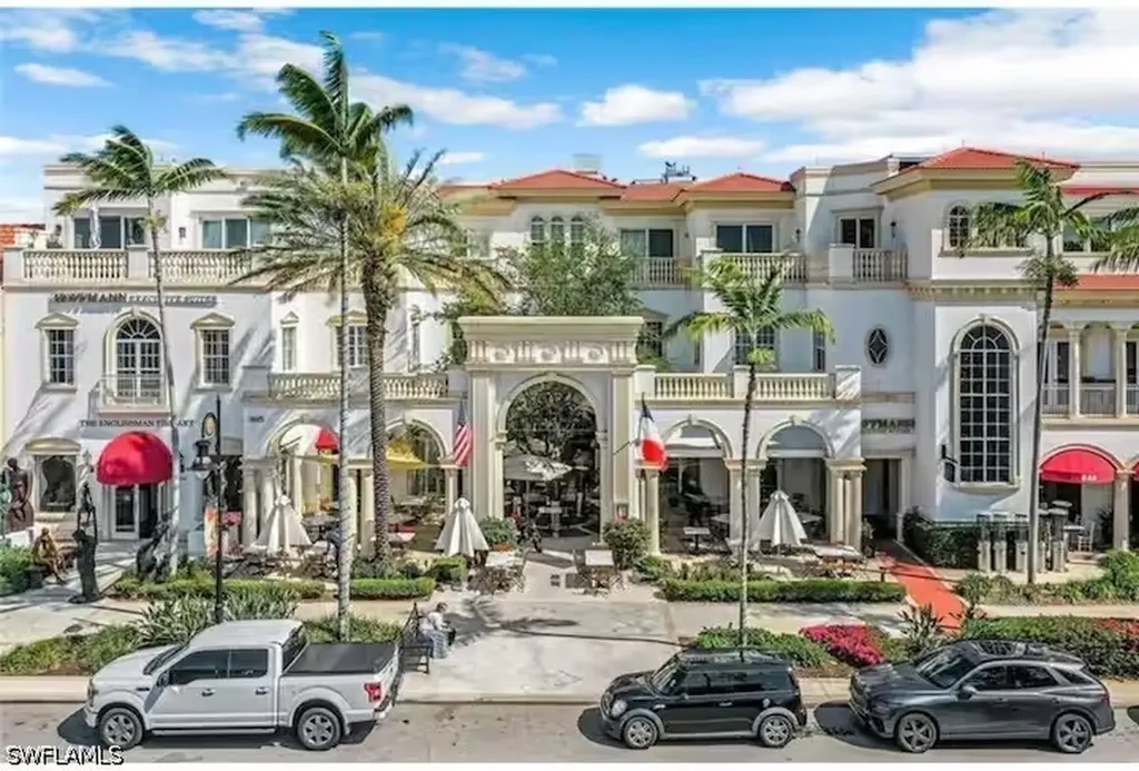 365 5th Avenue S Naples FL 34102
