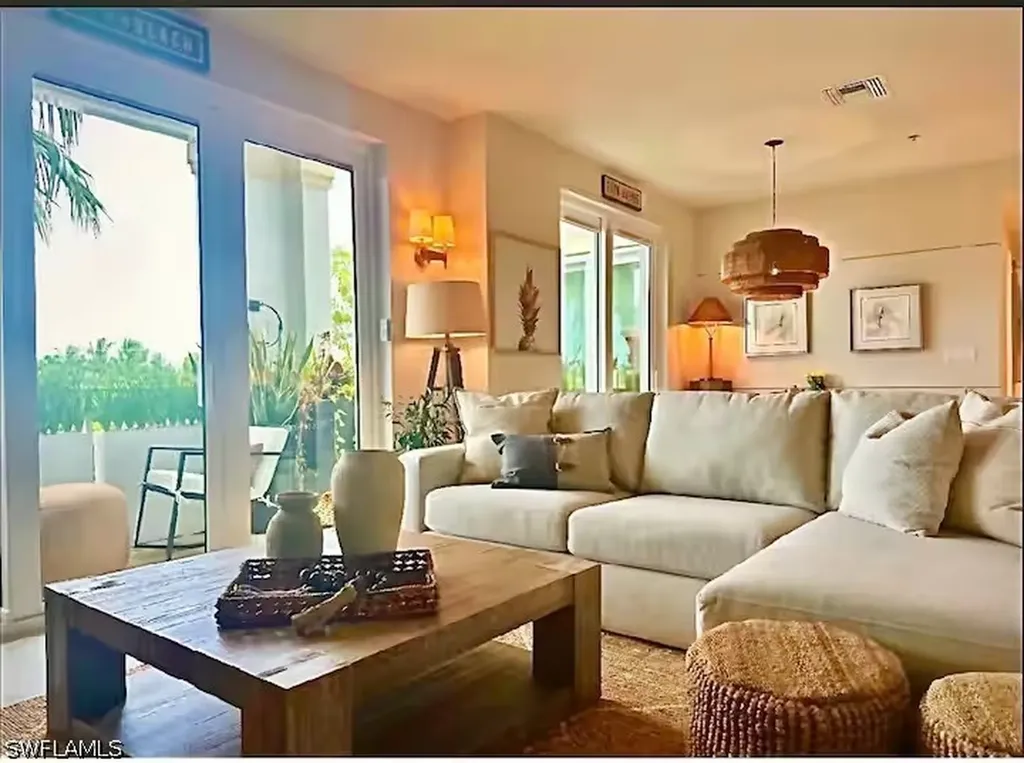 365 5th Avenue S Naples FL 34102