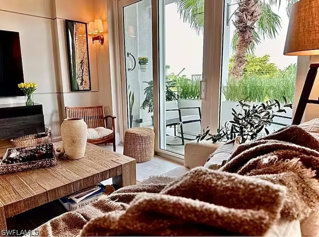 365 5th Avenue S Naples FL 34102