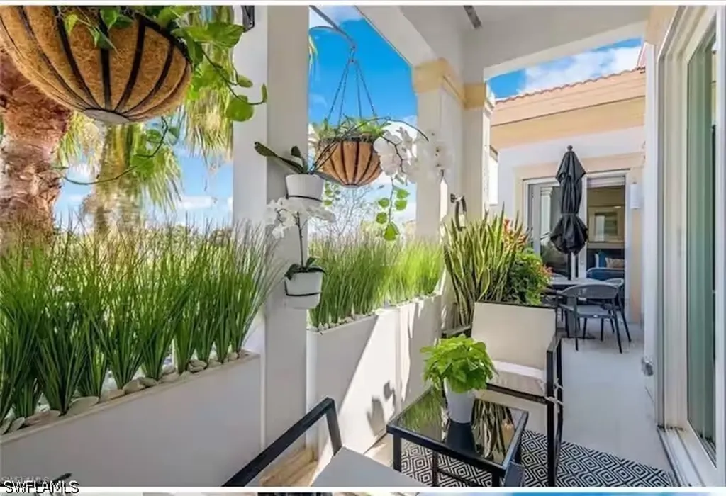 365 5th Avenue S Naples FL 34102