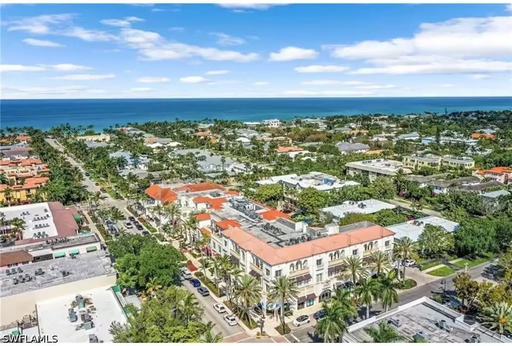 365 5th Avenue S Naples FL 34102