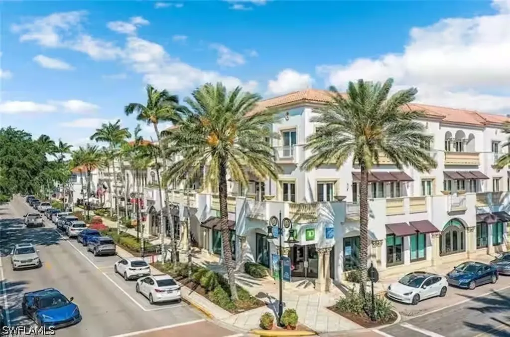 365 5th Avenue S Naples FL 34102