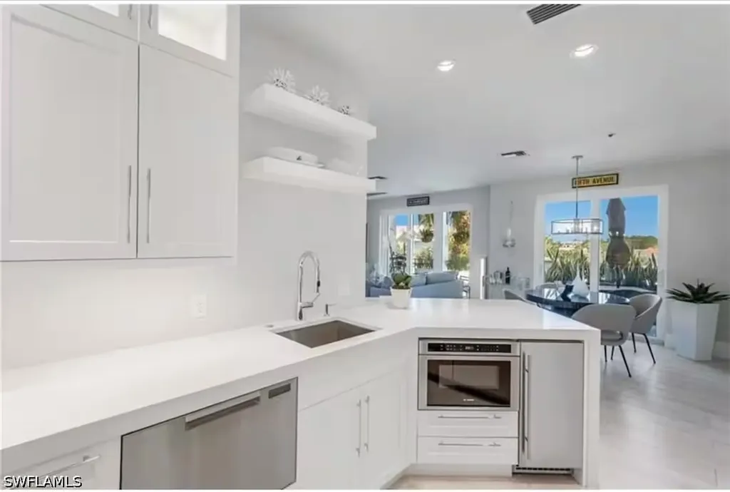 365 5th Avenue S Naples FL 34102