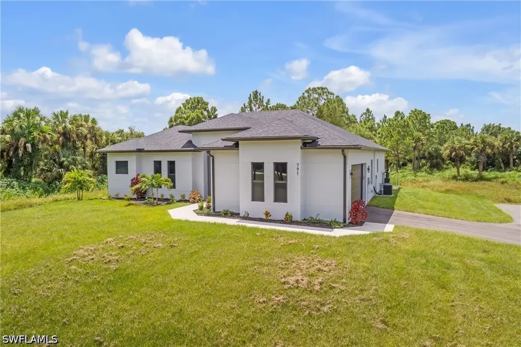 791 14th Street NE Naples FL 34120