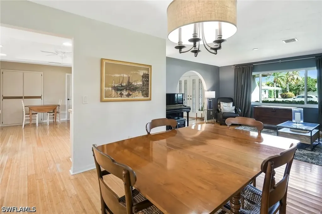 10361 Windsor Way Naples FL 34109