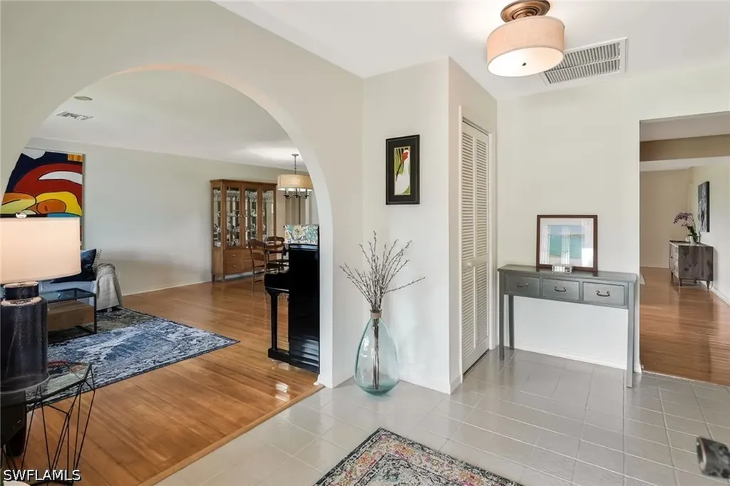 10361 Windsor Way Naples FL 34109