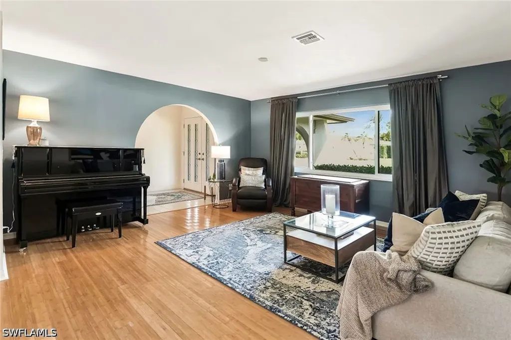 10361 Windsor Way Naples FL 34109