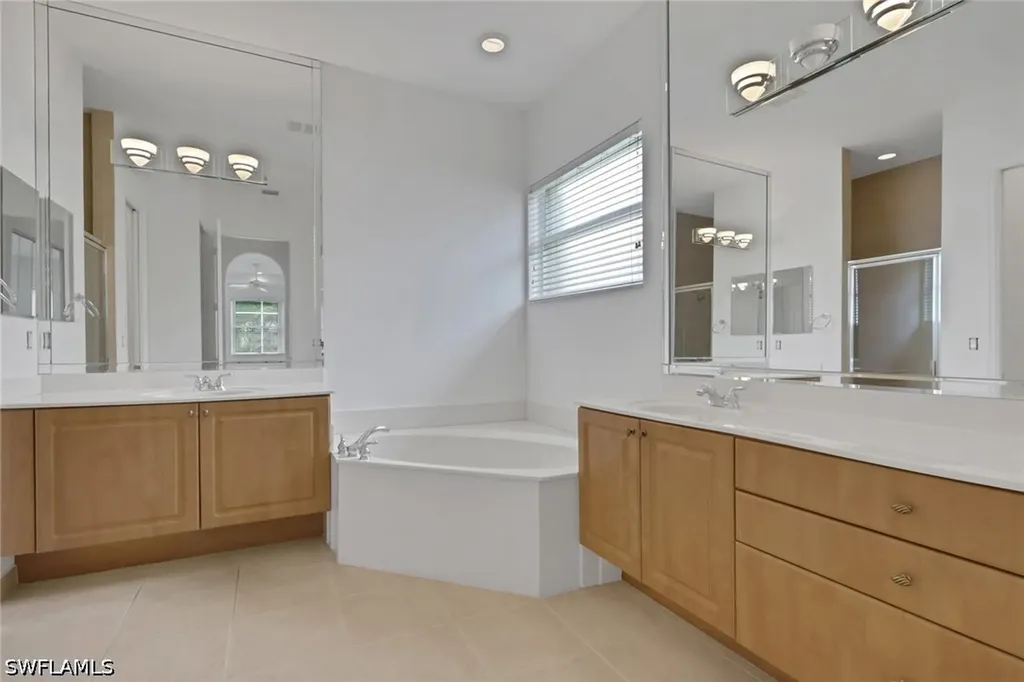 9404 Springview Loop Estero FL 33928