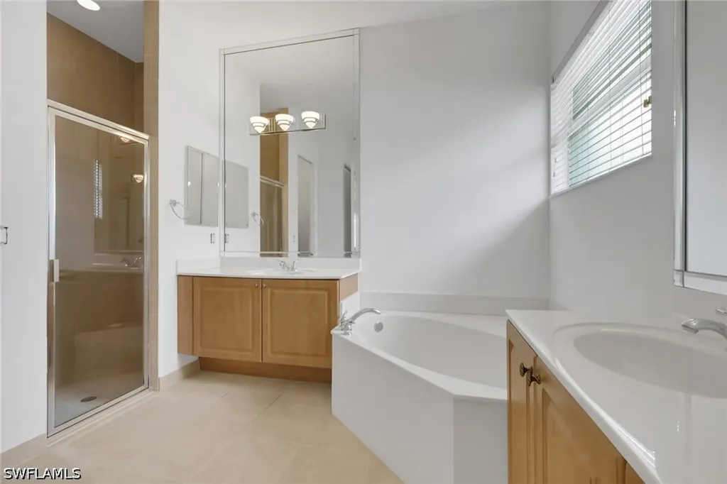 9404 Springview Loop Estero FL 33928