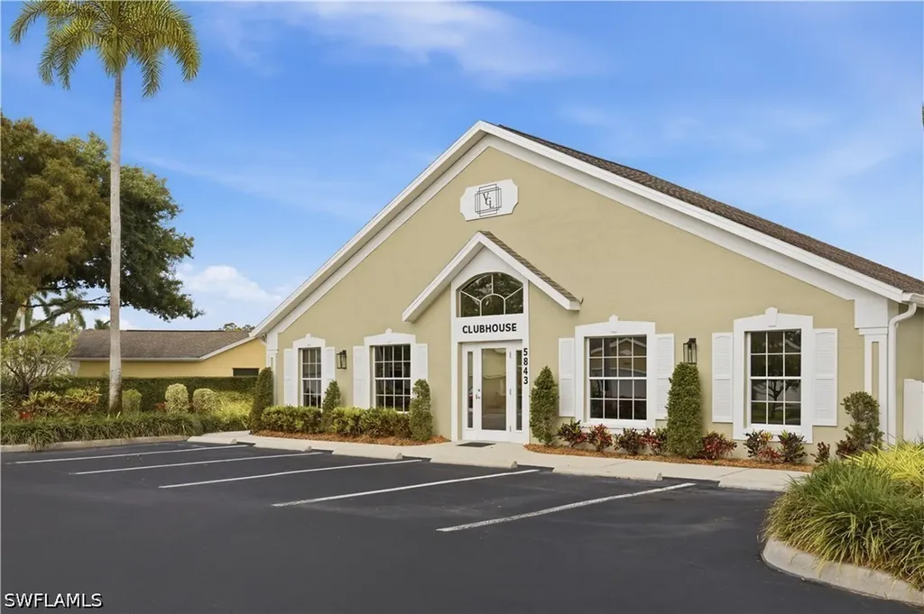 5778 Greenwood Circle Naples FL 34112