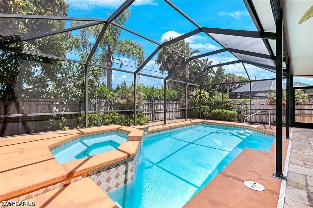 Naples FL, 765 101ST Avenue N
