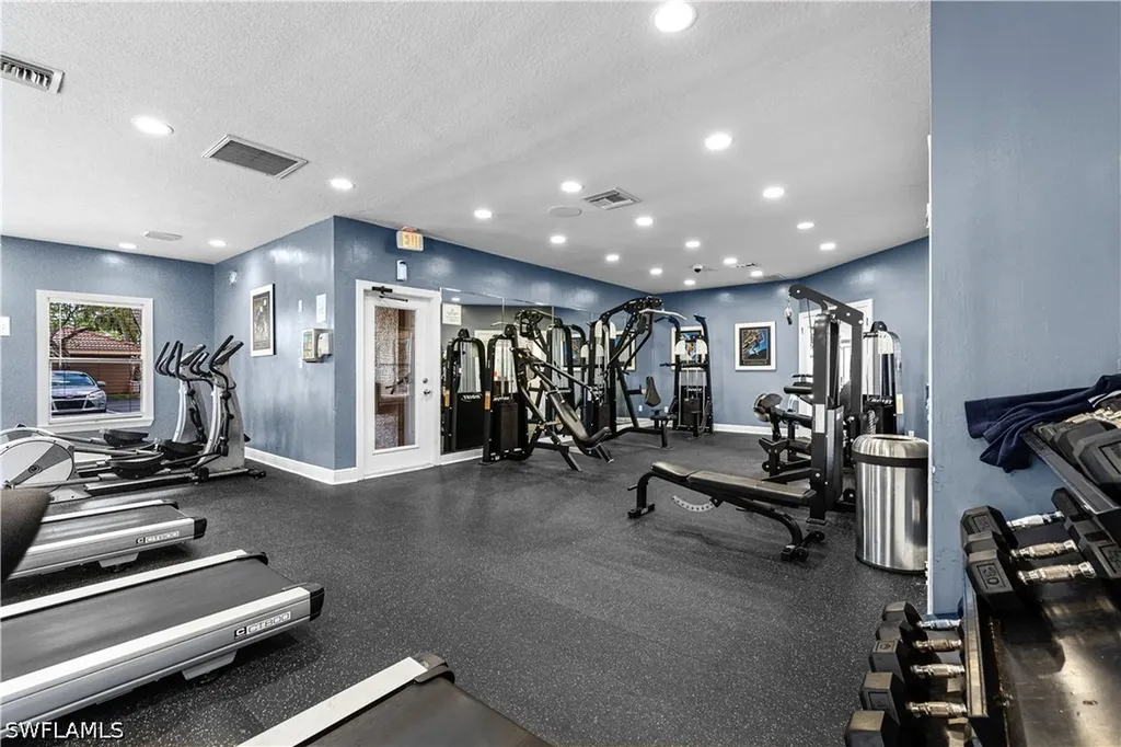 2094 Arbour Walk Circle Naples FL 34109