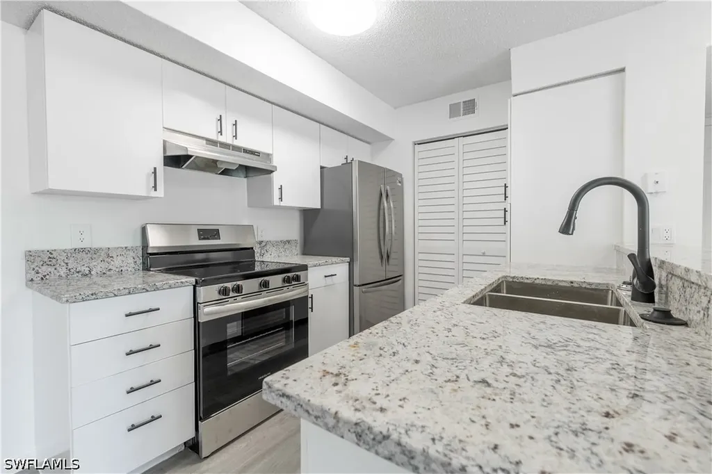 2094 Arbour Walk Circle Naples FL 34109