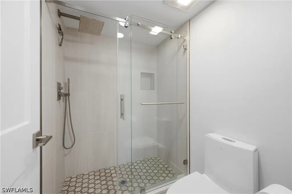1330 Derbyshire Court Naples FL 34116