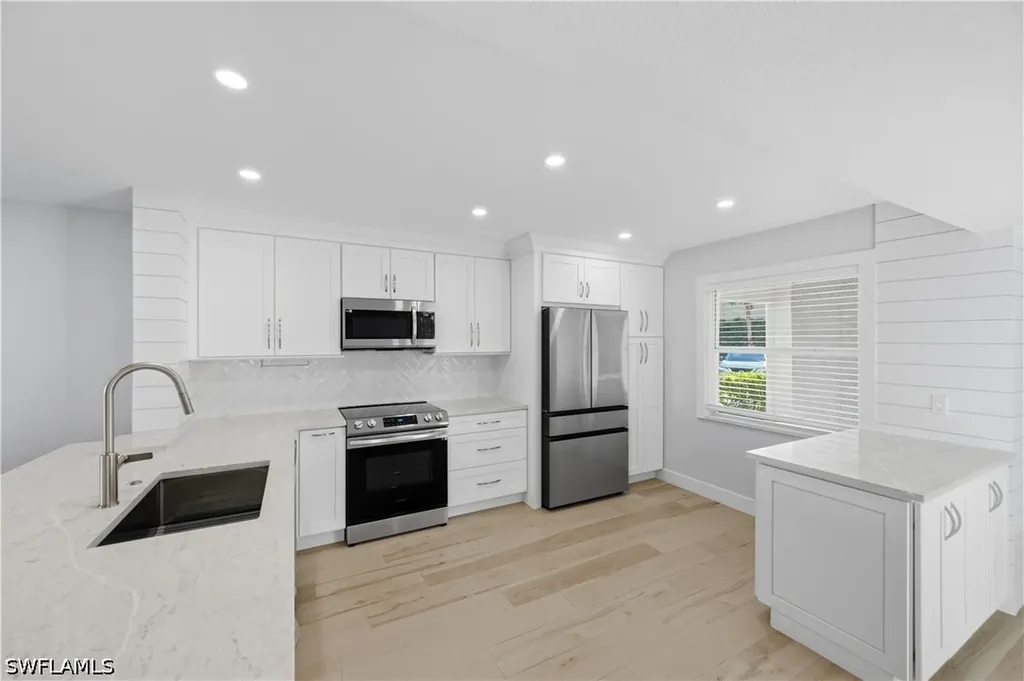 1330 Derbyshire Court Naples FL 34116