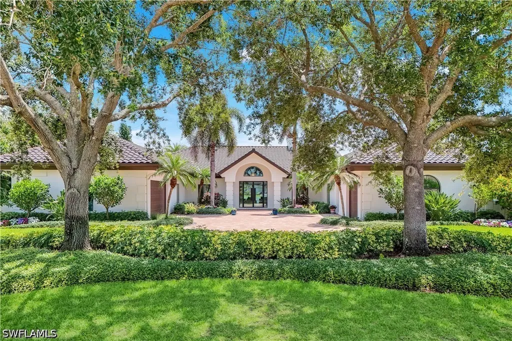 4701 Oak Leaf Drive Naples FL 34119