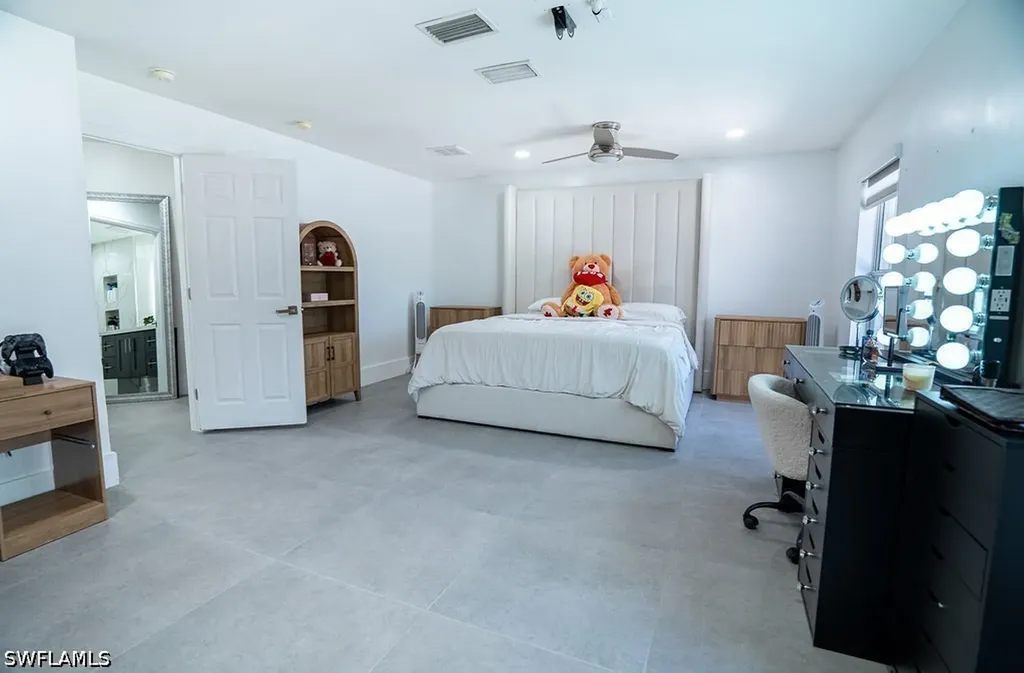 19 NW 13th Place Cape Coral FL 33993