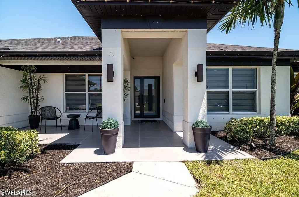 19 NW 13th Place Cape Coral FL 33993