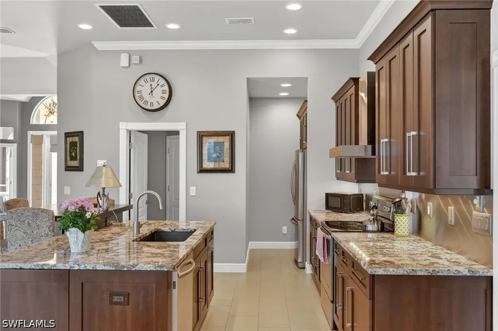 400 Waterleaf Court Marco Island FL 34145