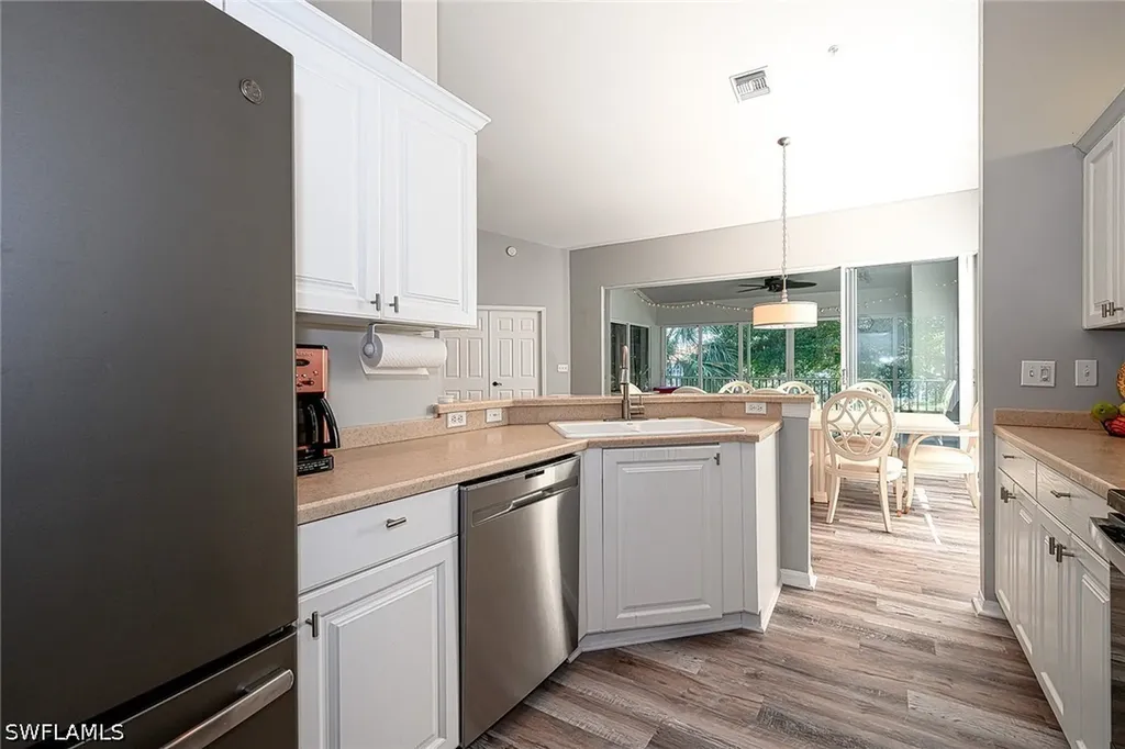 5125 Cedar Springs Drive Naples FL 34110