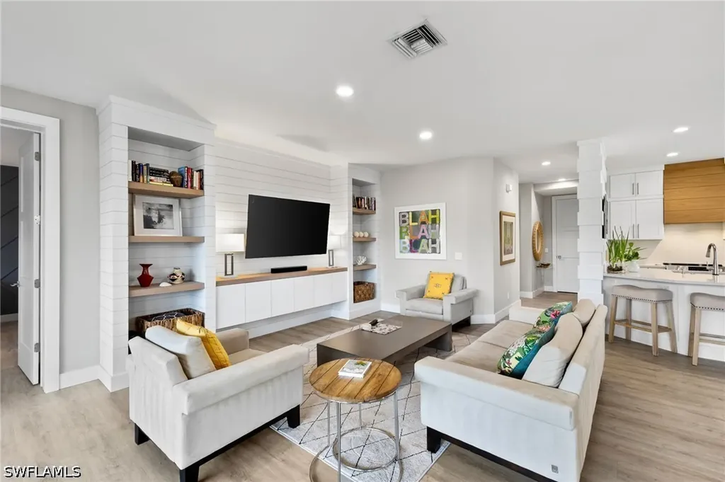 5080 Yacht Harbor Circle Naples FL 34112