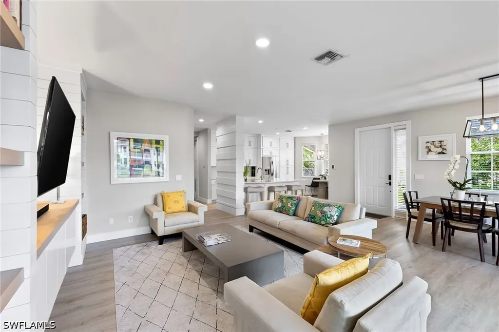 5080 Yacht Harbor Circle Naples FL 34112