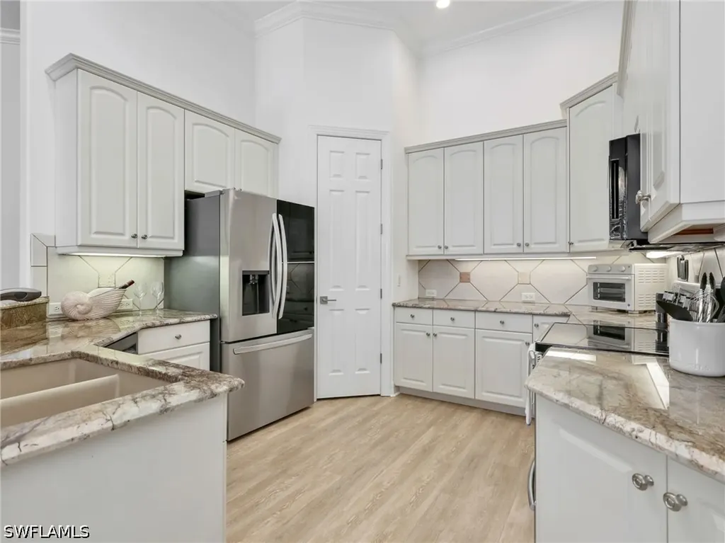 4232 Kensington High Street Naples FL 34105